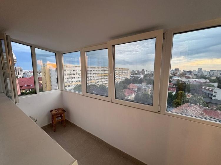 Apartament cu 3 camere în Mihai Bravu