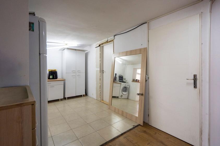 Casă individuală cu 5 camere cu Canalizare în Rogerius