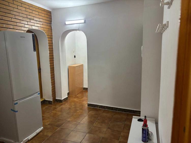 Apartament cu 2 camere semidecomandat în Obcini