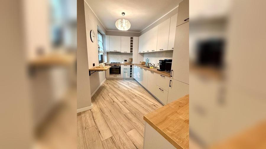 Apartament cu 3 camere în P-ța Romană