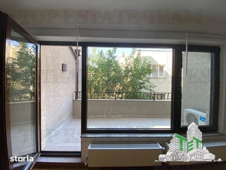 Apartament cu 3 camere semidecomandat în Aviatorilor