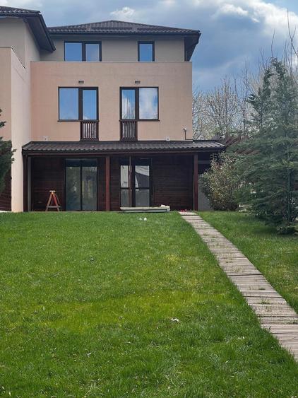 Casă individuală cu 5 camere cu Canalizare în Ciofliceni