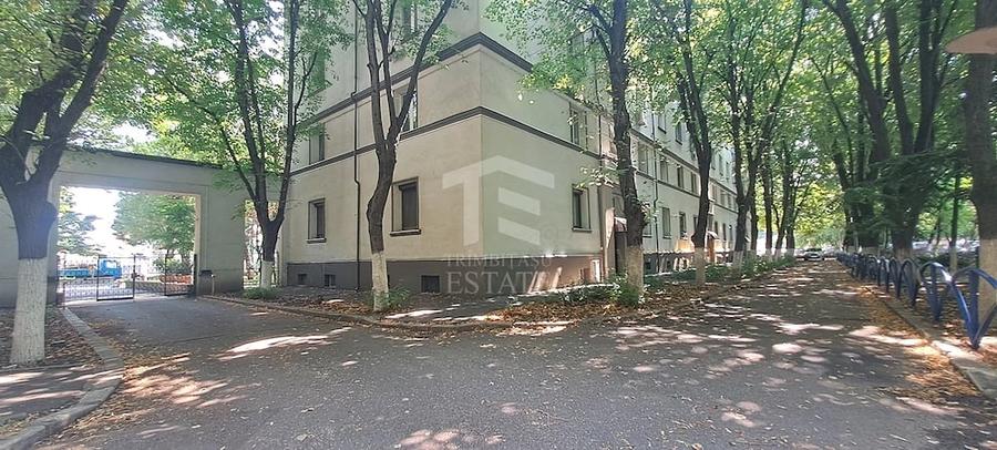 Garsonieră decomandată în Brâncoveanu