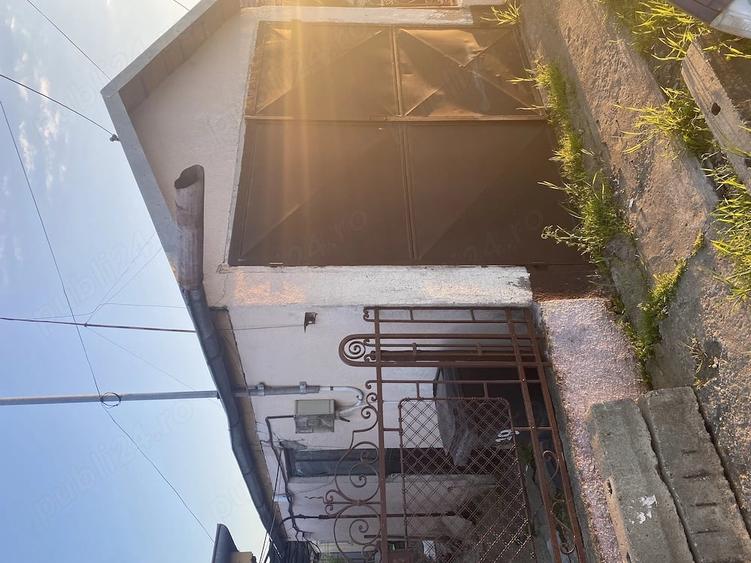 Casă cu 7 camere cu Teren 488 Mp în Exterior Vest