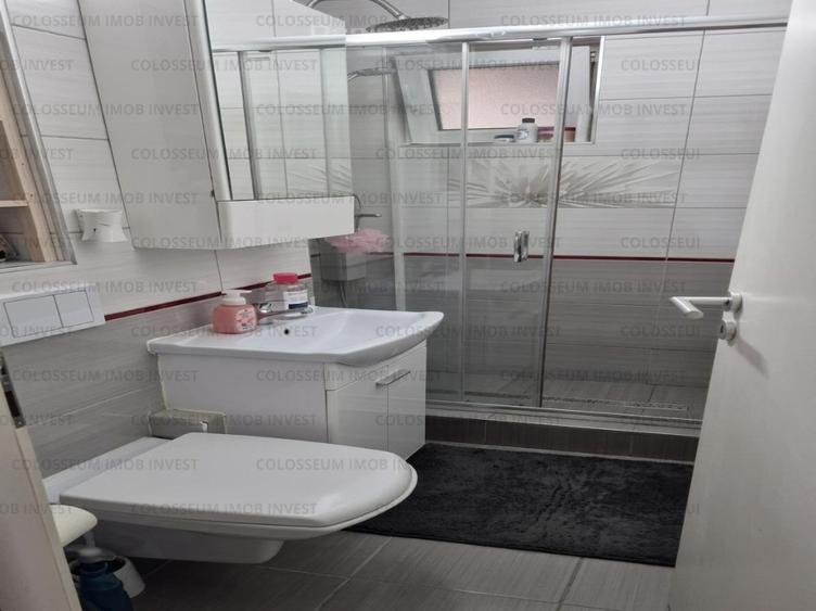 Apartament cu 3 camere decomandat în Noua
