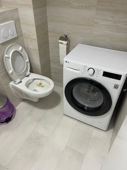 Apartament cu 3 camere decomandat, mobilat în Central