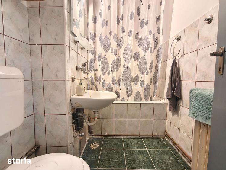 Apartament cu 3 camere decomandat în 22 Decembrie 1989