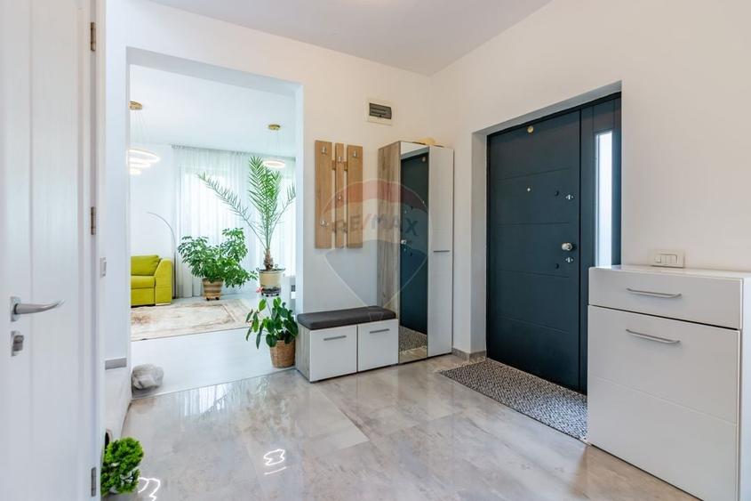 Casă individuală cu 4 camere cu Teren 320 Mp în Tunari
