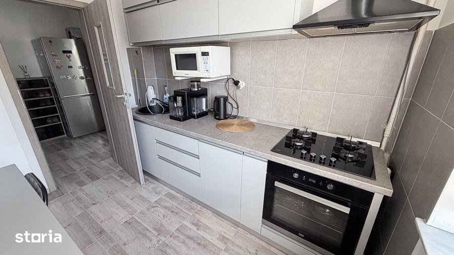 Apartament cu 3 camere semidecomandat în Ceair