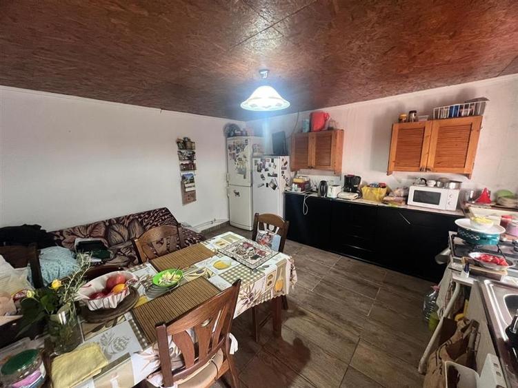 Casă individuală cu 4 camere cu Teren 9168 Mp în Șișterea