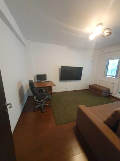 Apartament cu 2 camere decomandat în Roșu