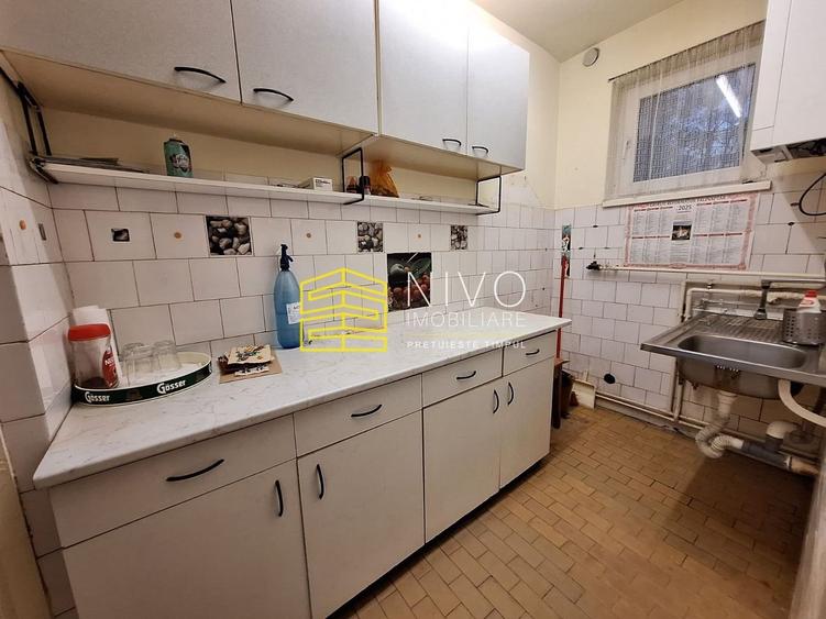 Apartament cu 3 camere semidecomandat în Budai