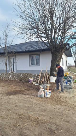 Casă cu 4 camere în Industrială