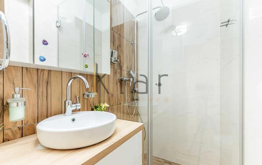 Apartament cu 4 camere decomandat, mobilat în Plopilor