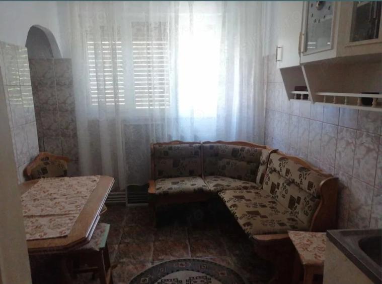 Apartament cu 2 camere decomandat în Micro 20