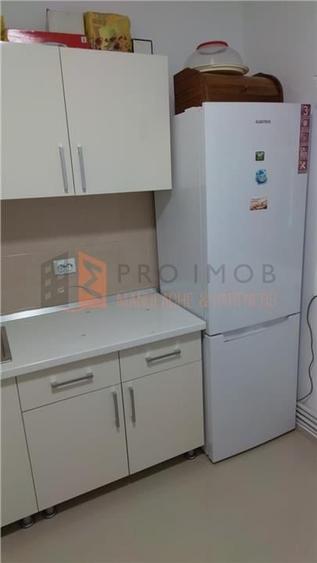 Apartament cu 3 camere decomandat, mobilat în Unirii Sud