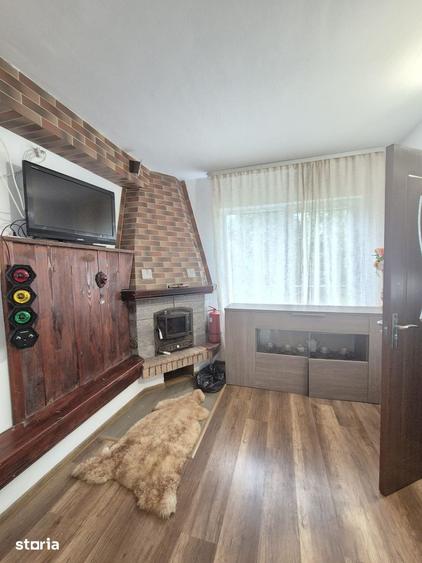Casă cu 10 camere cu Teren 1000 Mp în Arbore