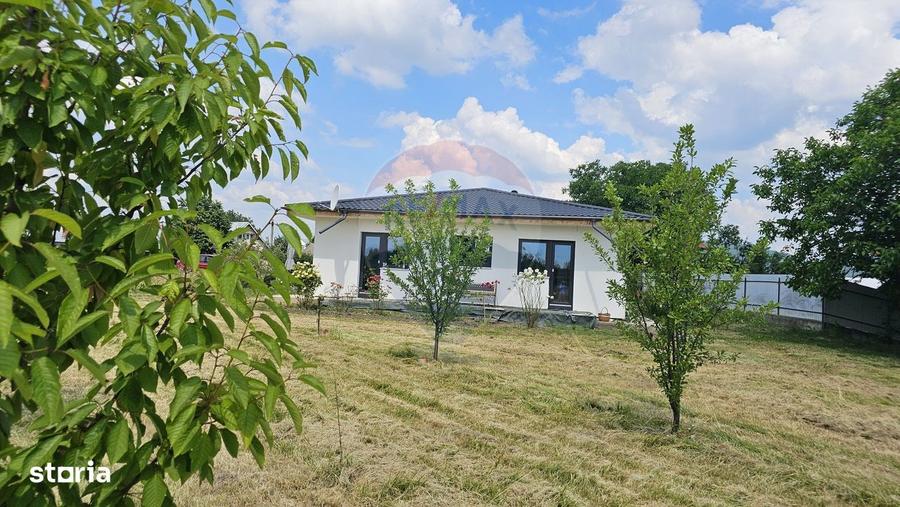 Casă cu 4 camere în Vânători-Neamț