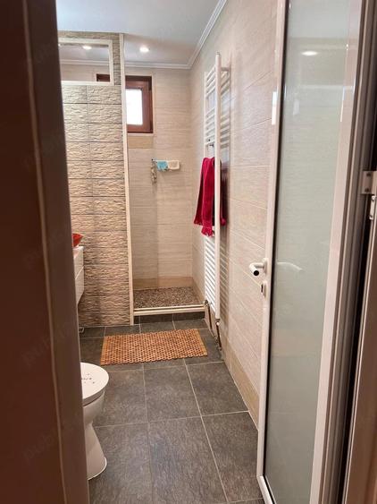 Apartament cu 4 camere decomandat, mobilat în Central