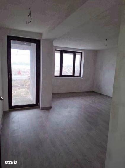 Casă cu 6 camere cu Teren 517 Mp în Central