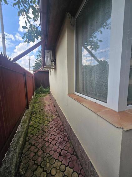 Casă cu 5 camere cu Teren 600 Mp în Andronache