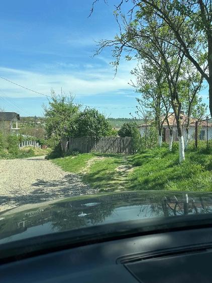 Casă cu 2 camere cu Teren 1139 Mp în Curtești