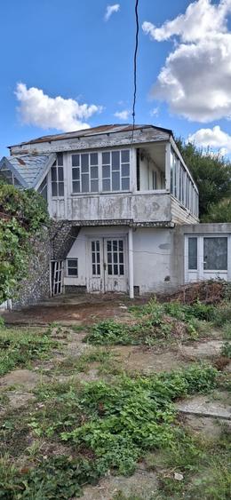 Casă individuală cu 4 camere cu Teren 975 Mp în Autogară