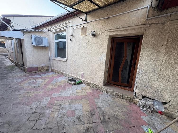 Casă individuală cu 6 camere cu Canalizare în Coiciu