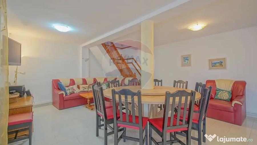 Casă cu 7 camere cu Teren 800 Mp în Purcăreni
