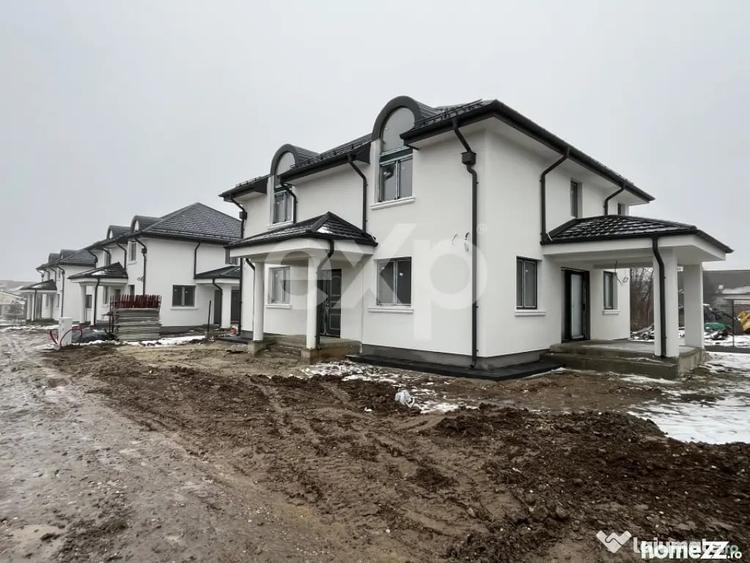 Casă cu 6 camere cu Teren 400 Mp în Corbeanca