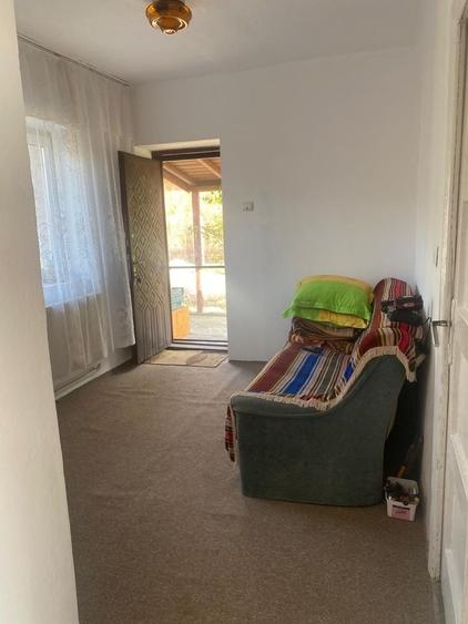 Casă cu 2 camere decomandat în Valea