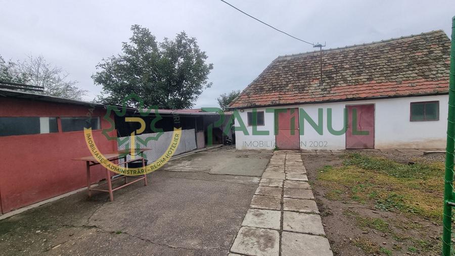 Casă individuală cu 4 camere cu Canalizare în Gușterița