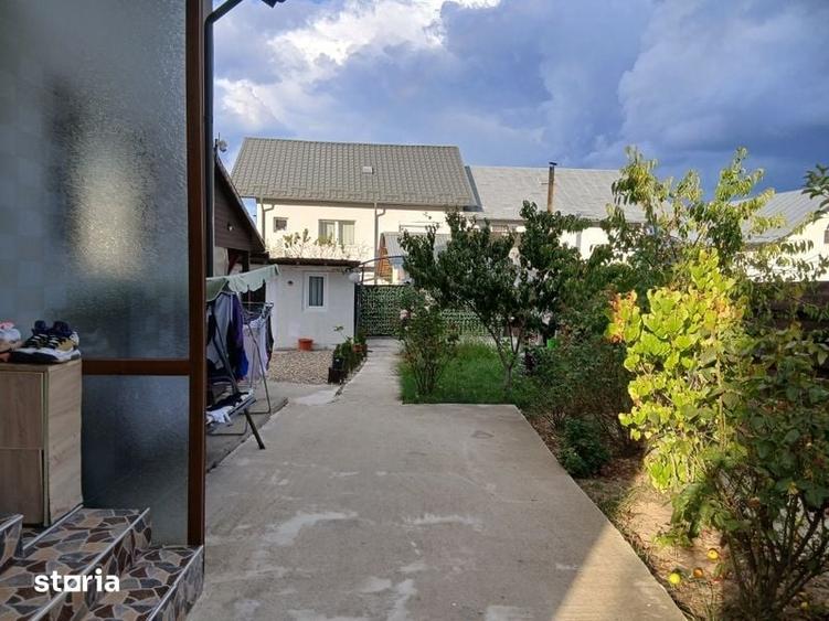 Casă cu 4 camere cu Teren 150 Mp în Bradu
