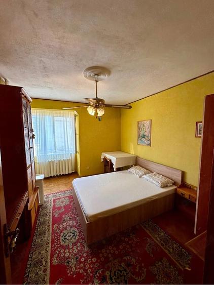 Apartament cu 4 camere decomandat în Central