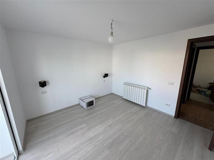Apartament cu 4 camere decomandat în Brăilei