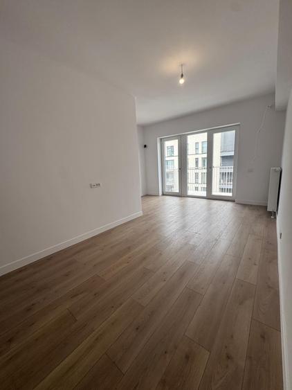Apartament cu 3 camere decomandat în Exterior Vest