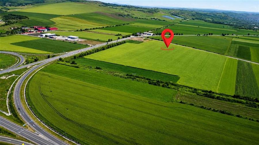 Teren extravilan de 8397 mp, în Exterior Vest