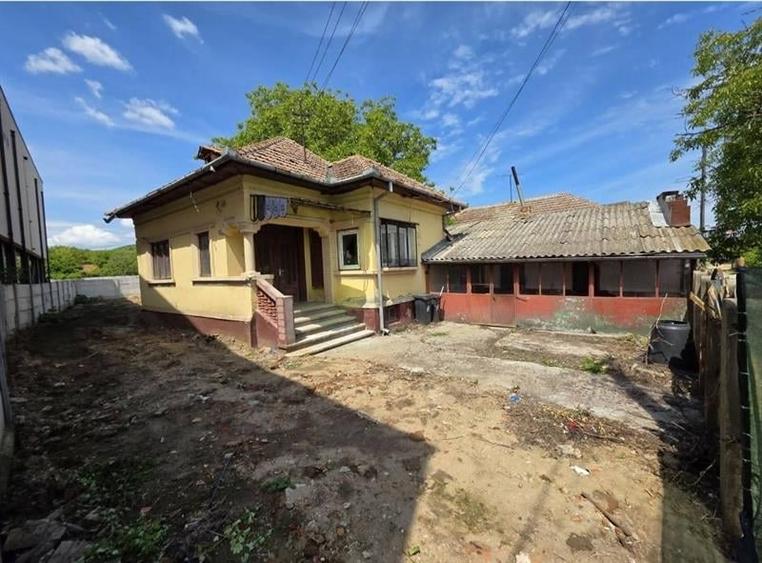 Casă individuală cu 3 camere cu Teren 414 Mp în Podari