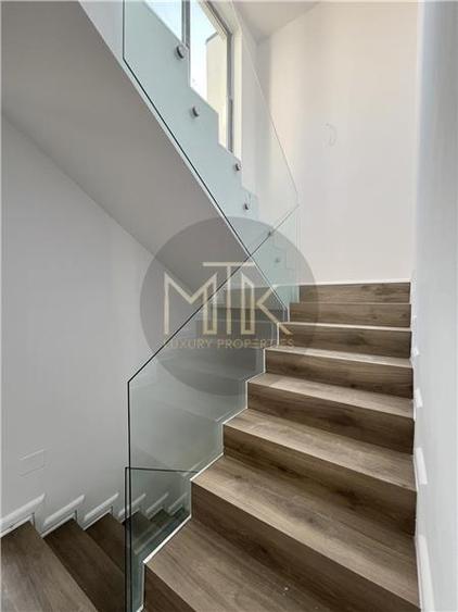 Duplex cu 5 camere cu Canalizare în Pipera