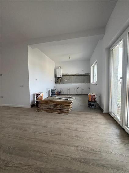 Duplex cu 3 camere cu Teren 300 Mp în Moșnița Nouă