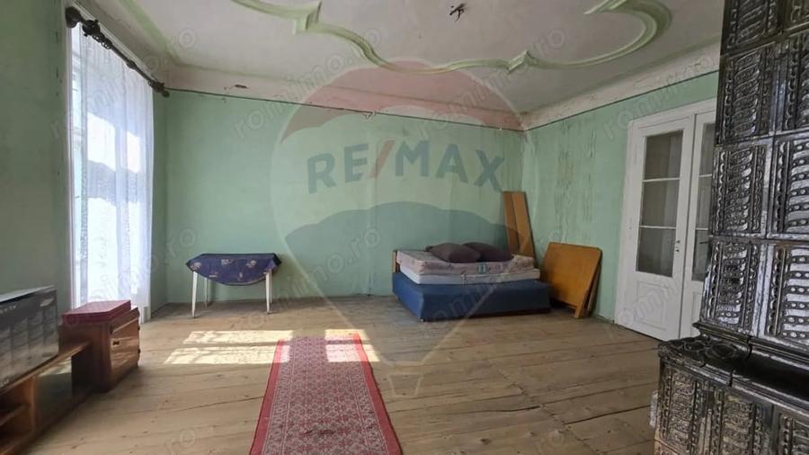 Casă cu 3 camere cu Teren 847 Mp în Central