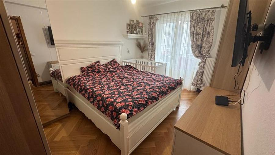 Apartament cu 3 camere decomandat, mobilat în Arhitecților - Calea Cisnădiei