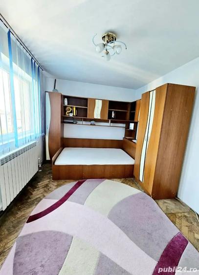 Apartament cu 3 camere semidecomandat în Central