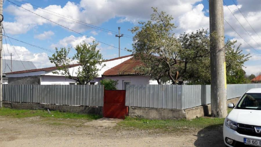 Casă individuală cu 5 camere cu Teren 1116 Mp în Nord