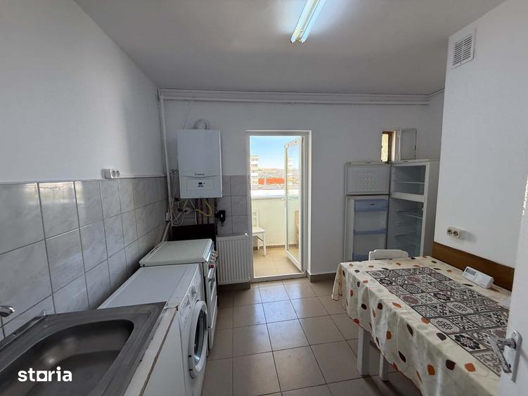 Apartament cu 3 camere decomandat în Între Lacuri