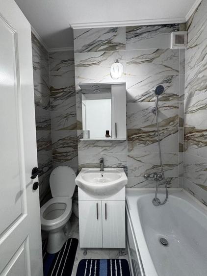 Apartament cu 3 camere semidecomandat în Bârnova