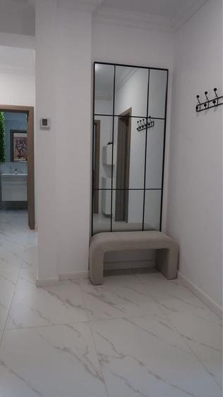 Apartament cu 2 camere decomandat în Palazu Mare
