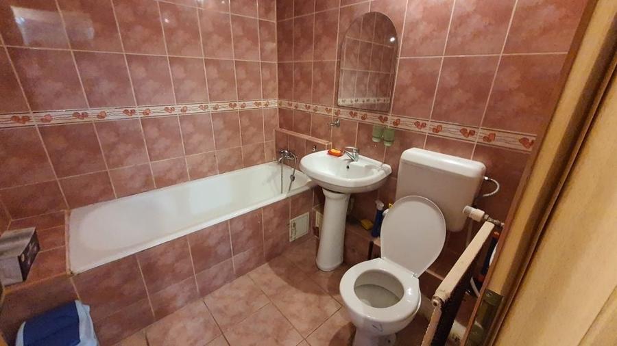 Apartament cu 3 camere decomandat în Berceni