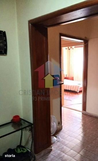 Apartament cu 3 camere decomandat în Călărași