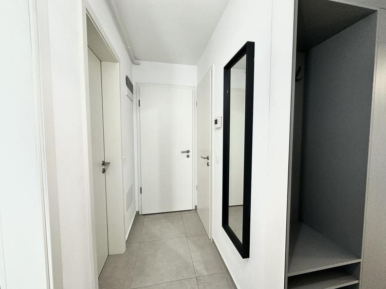 Apartament cu 2 camere decomandat, mobilat în Tractorul